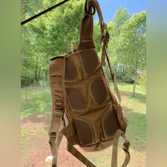 EUC Fox Tactical Compact Modular Hydration Backpack - Molle - Color Coyote - Picture 2 of 10